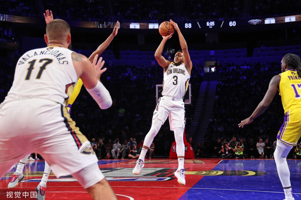 使他在场上 使他在场上