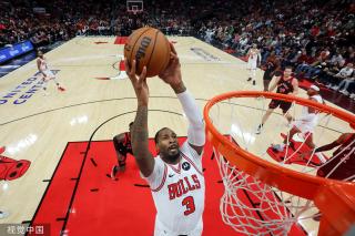 正在与雷恩 正在与雷恩