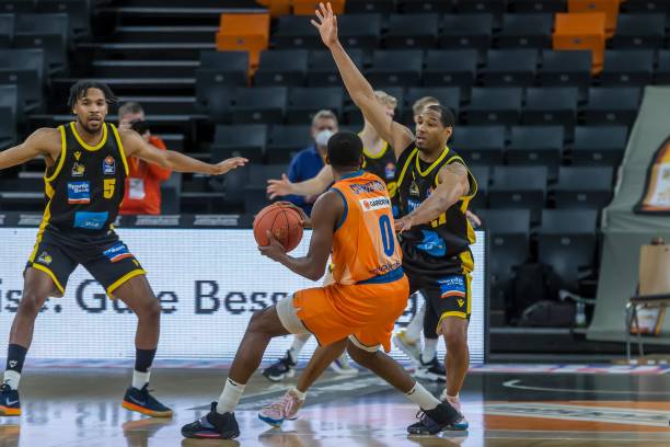 令观众更加 令观众更加