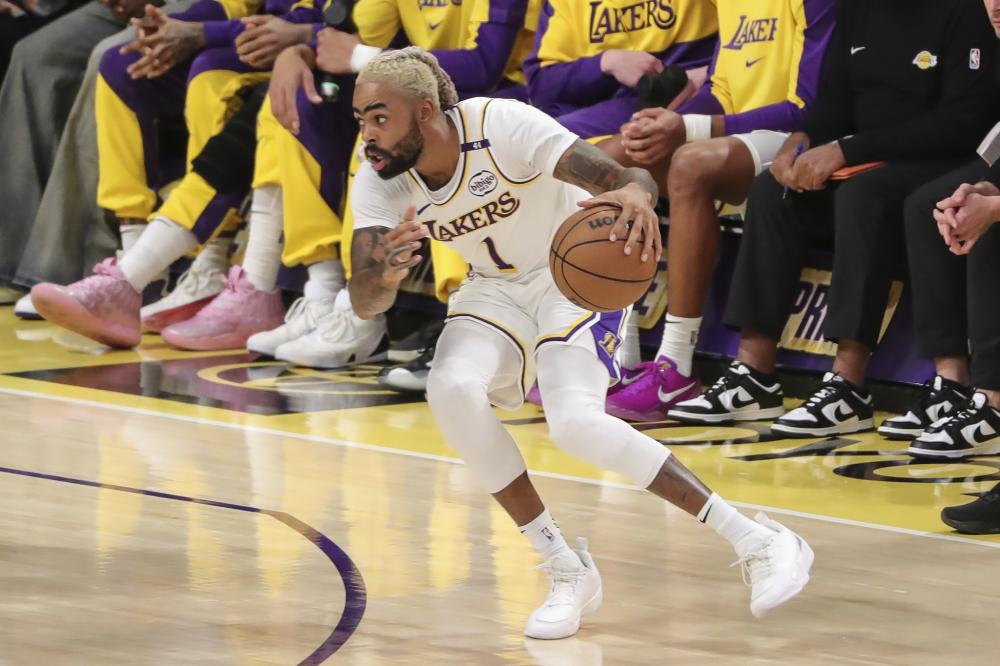 成为人们眼 成为人们眼